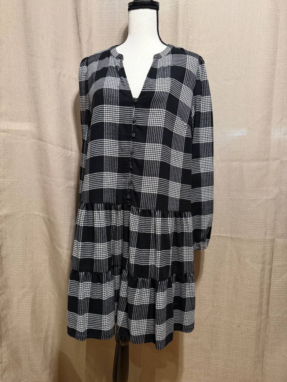 LOFT Black and White Plaid Tiered Long-Sleeve Dress Sz 10